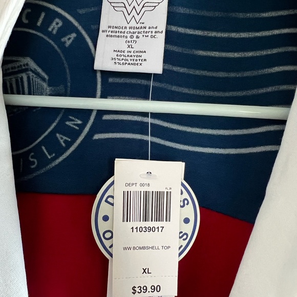 Wonder Woman Bombshell Top - Picture 2 of 4